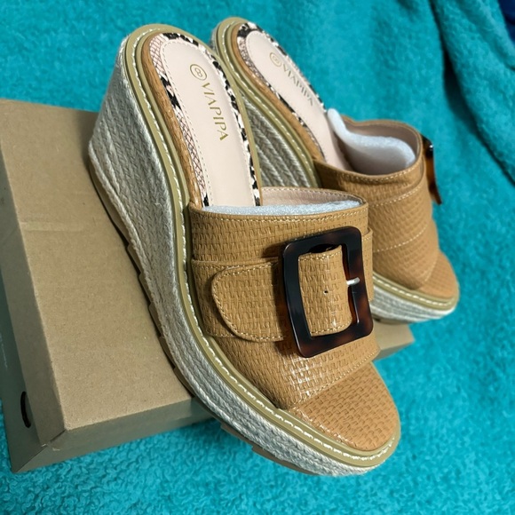 Espadrille Platform Wedge Sandals - Size 8 - Picture 16 of 16